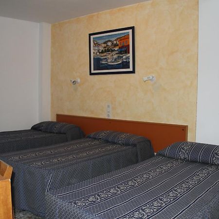 Hostal Mengual Gandia Exterior photo