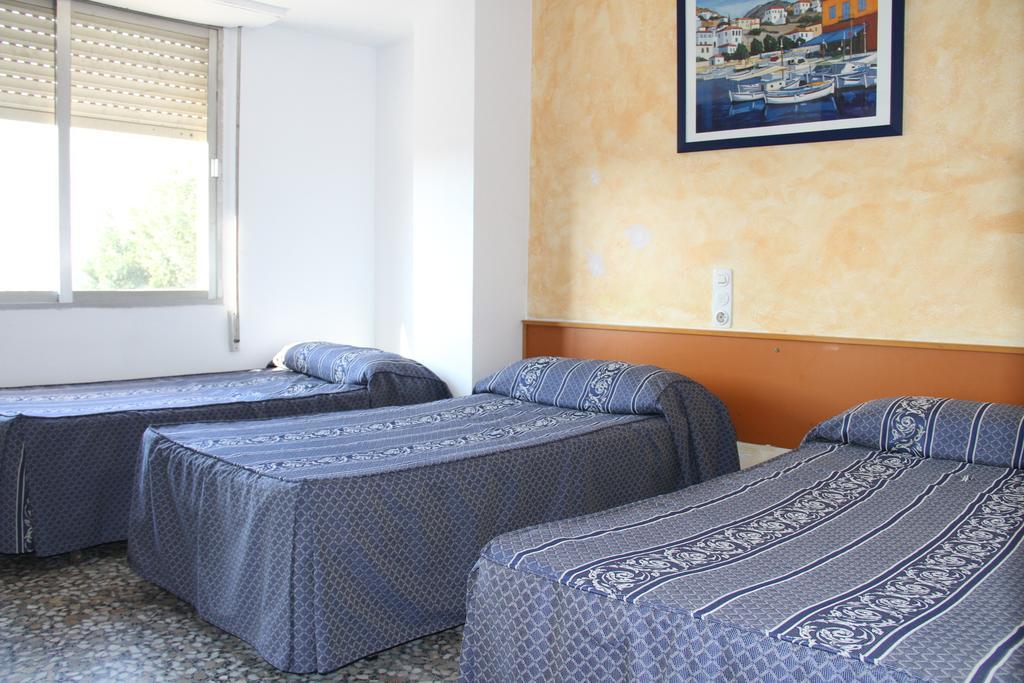 Hostal Mengual Gandia Exterior photo