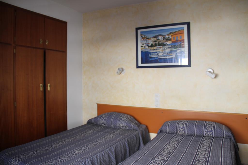 Hostal Mengual Gandia Exterior photo