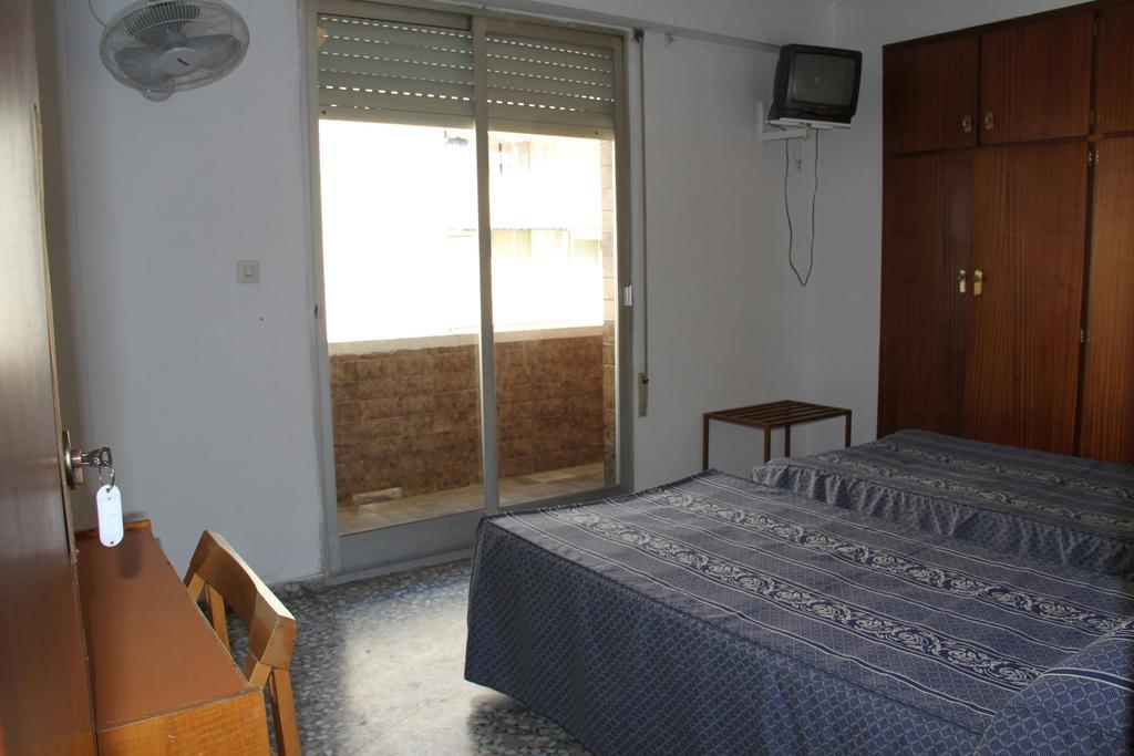 Hostal Mengual Gandia Exterior photo